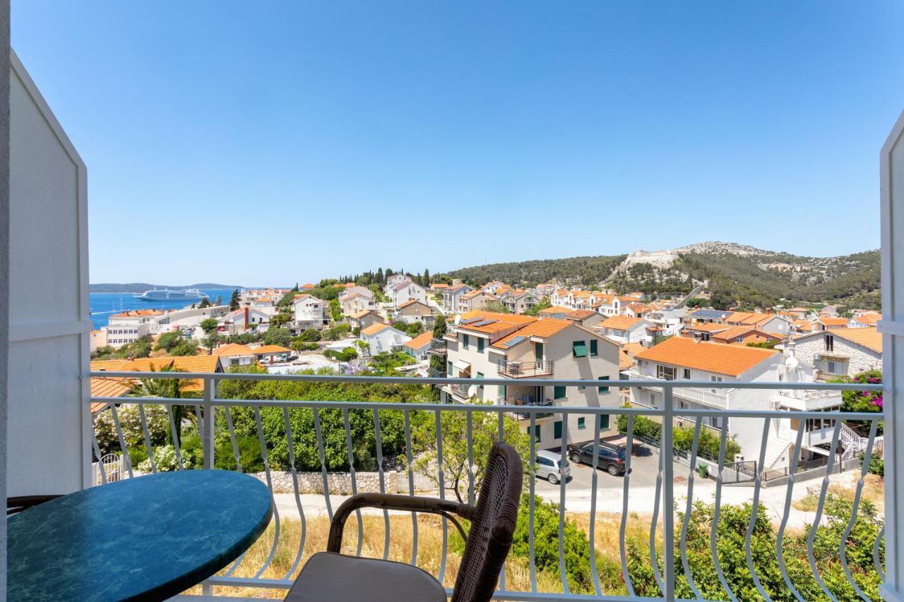 Apartments Luksa - Zf Hvar Hvar Town Exterior photo