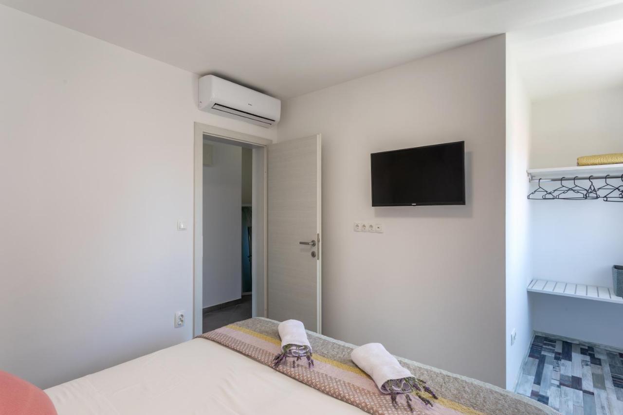 Apartments Luksa - Zf Hvar Hvar Town Exterior photo