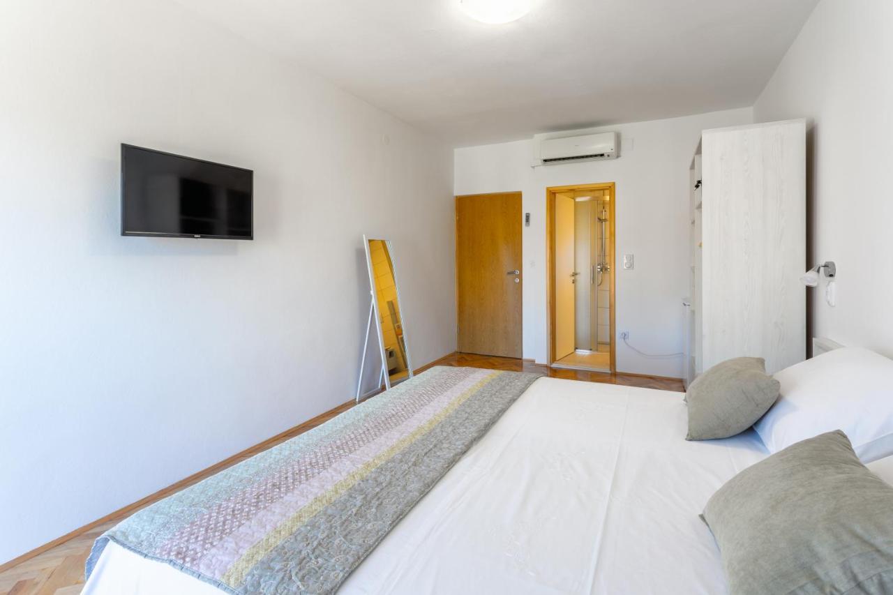 Apartments Luksa - Zf Hvar Hvar Town Exterior photo